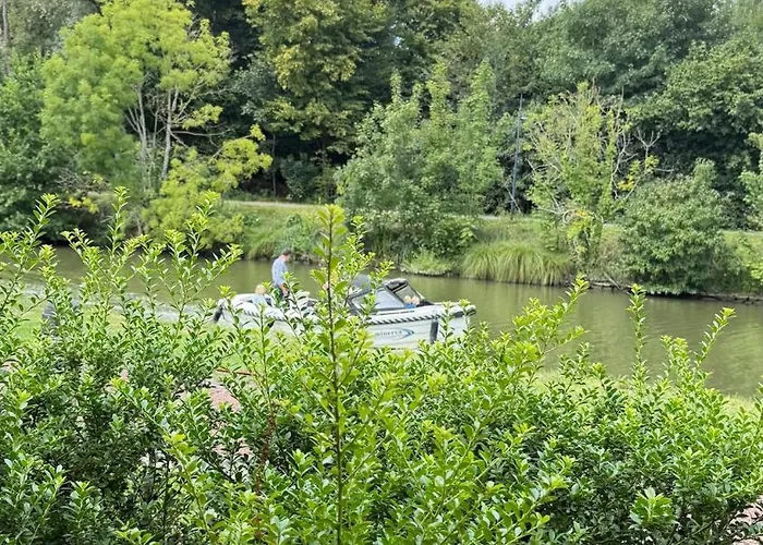 Apartment A Joyful Place *